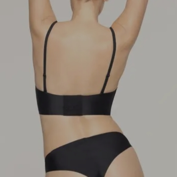 SKIMS Deep Plunge Bra Size:2X Onyx - Picture 11 of 11